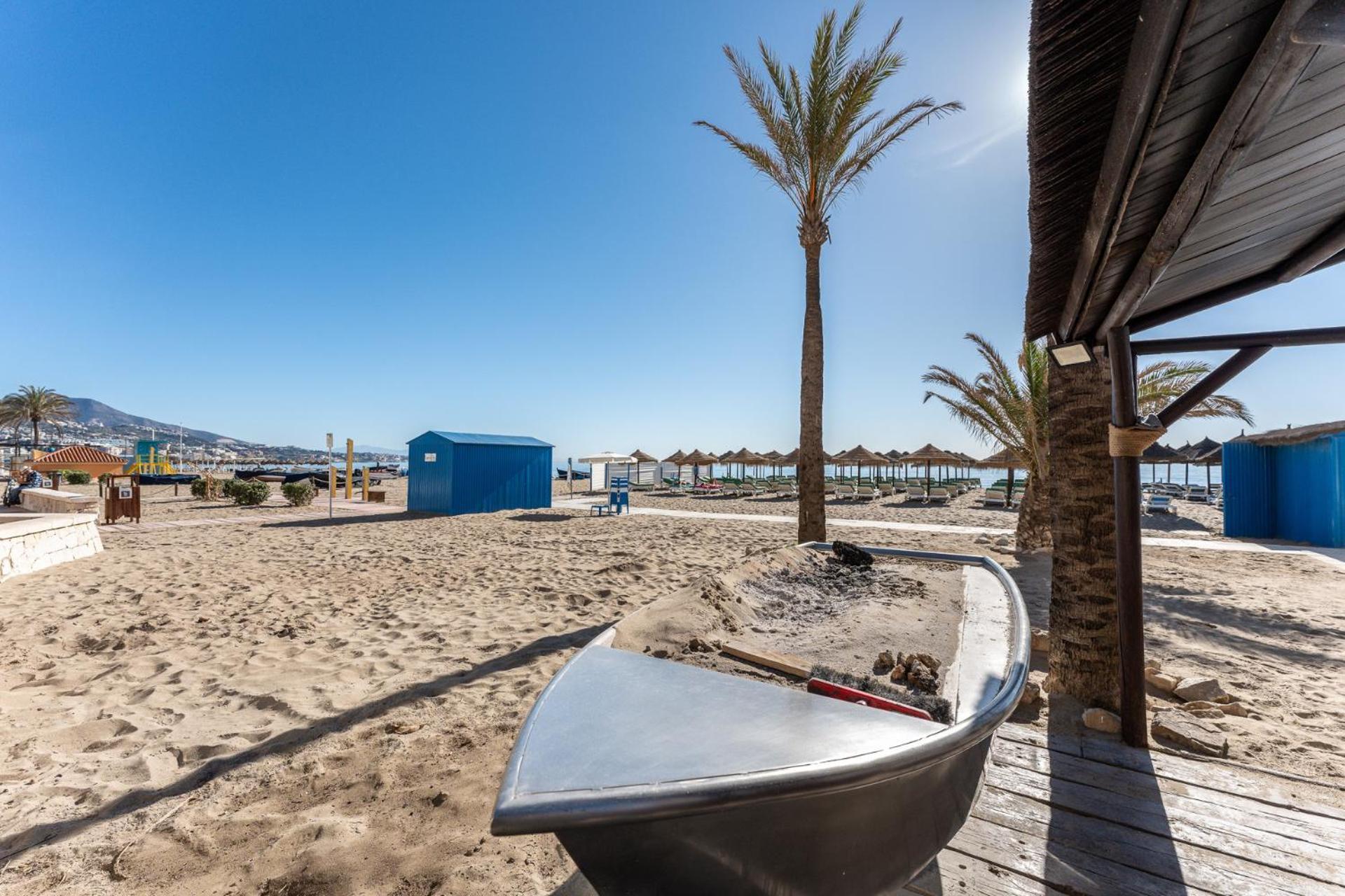 Malagasuite Fuengirola Beach & Sun Exterior photo