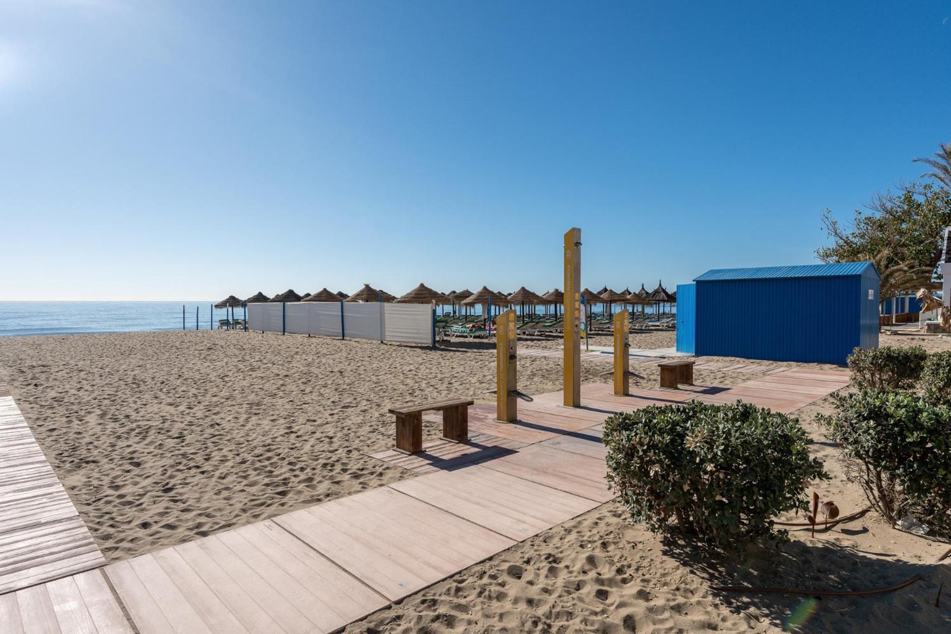 Malagasuite Fuengirola Beach & Sun Exterior photo