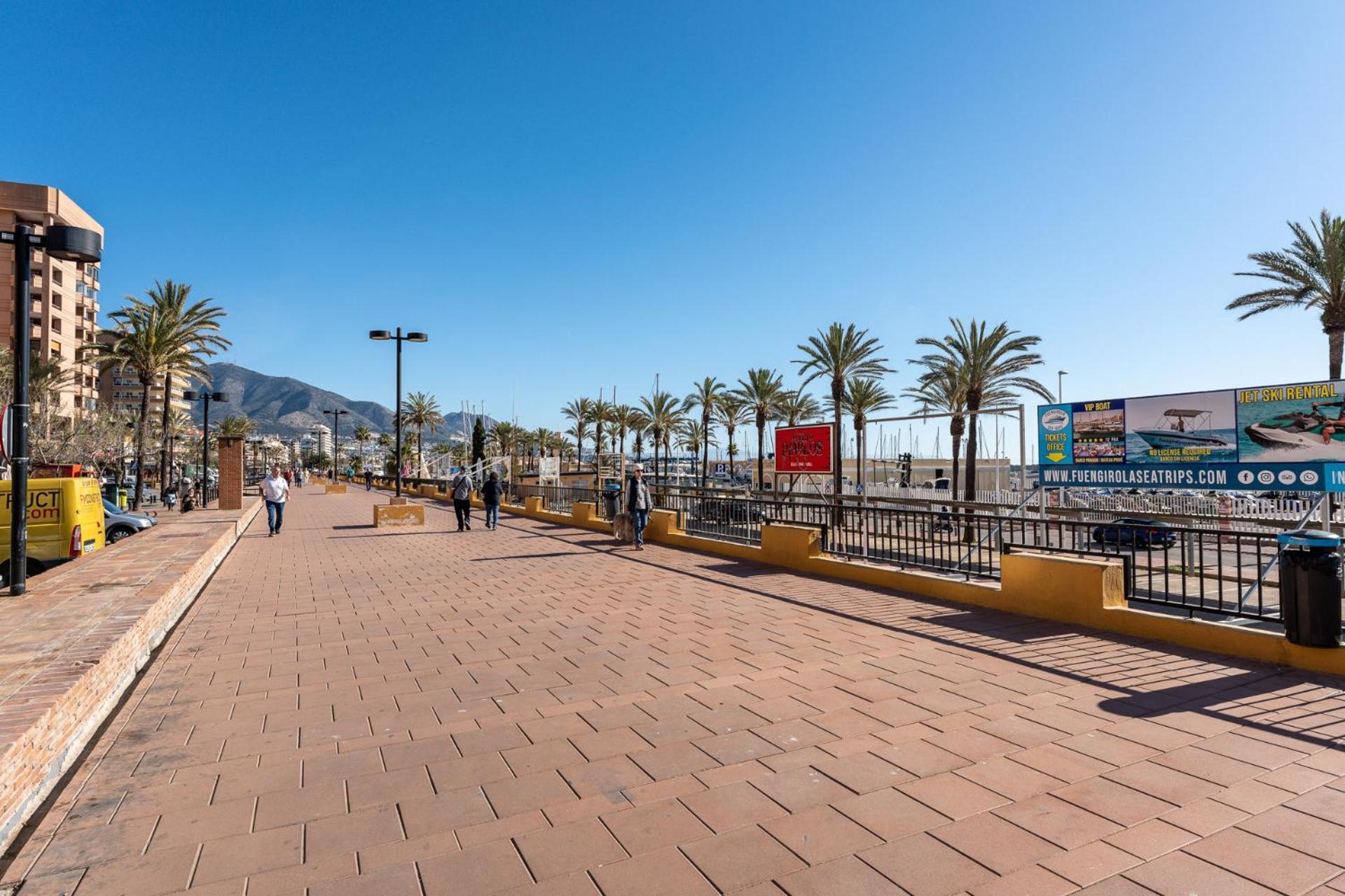 Malagasuite Fuengirola Beach & Sun Exterior photo